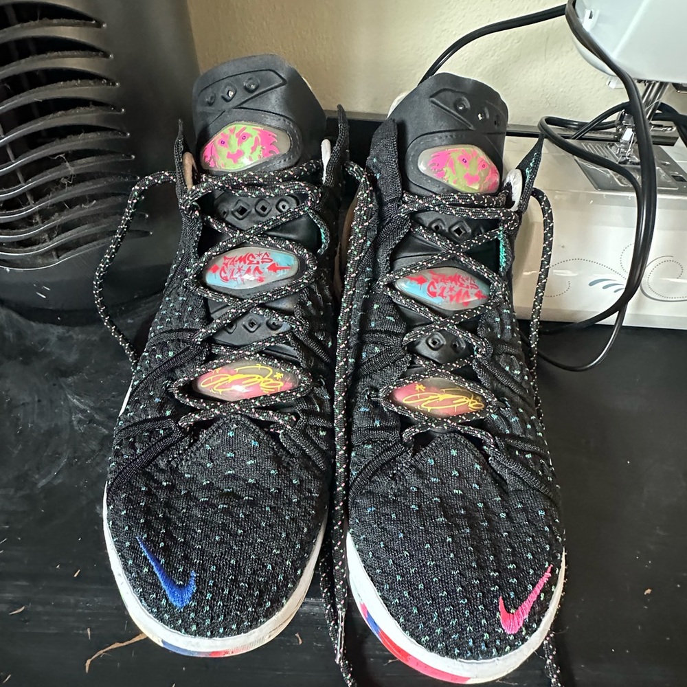 Nike Men's Black Athletic Shoes